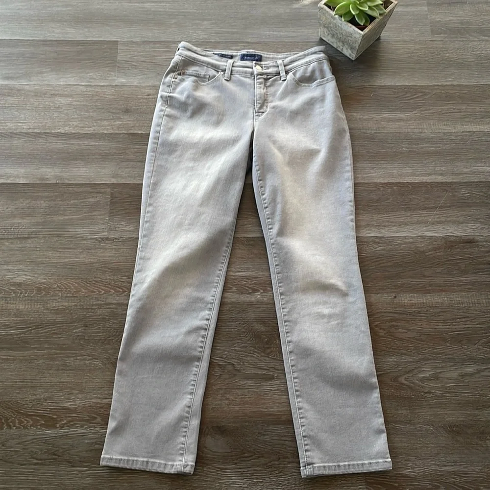 Charter Club Jeans Women’s Size 4P Lexington Straight Light Gray Denim - Picture 1 of 14